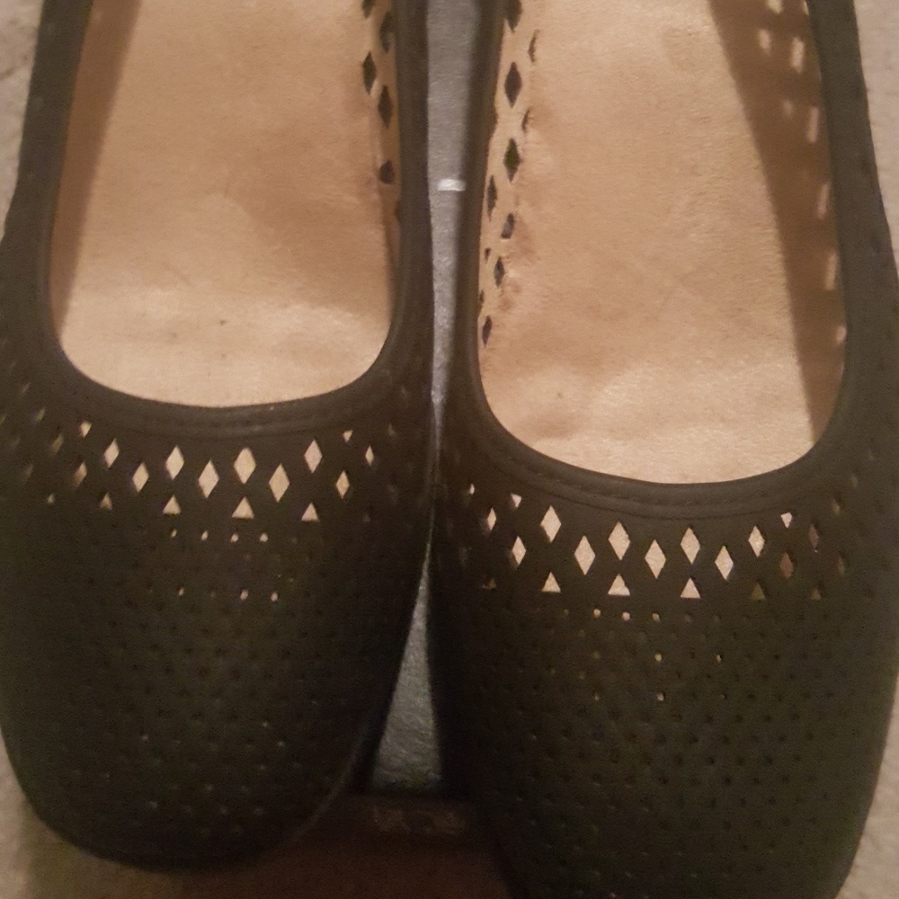 Naturalizer wedge